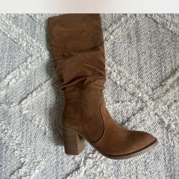Brown Tall Boots- NWT, Size 8 - Picture 4 of 4